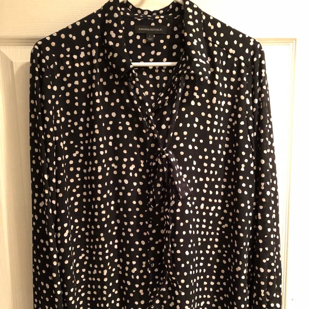 Black/white polka dot Banana Republic blouse